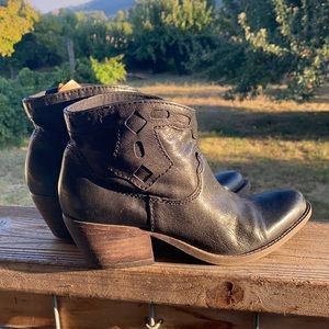 Nine West Vintage America Cowgirl Booties